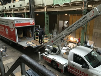 Umzugsunternehmen Frankfurt Maschinen- und Schwertransporte - <Umzugsunternehmen Frankfurt - Professionelle Maschinen- und Schwertransporte mit RST-Systemtrans>