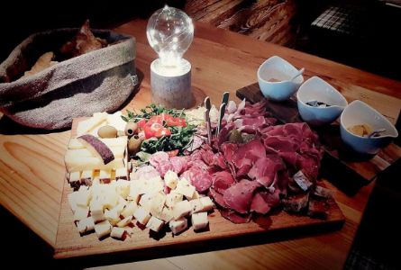 Feine Brettljause im Gusto Momente