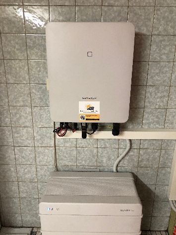 Wechselrichter und Speicher