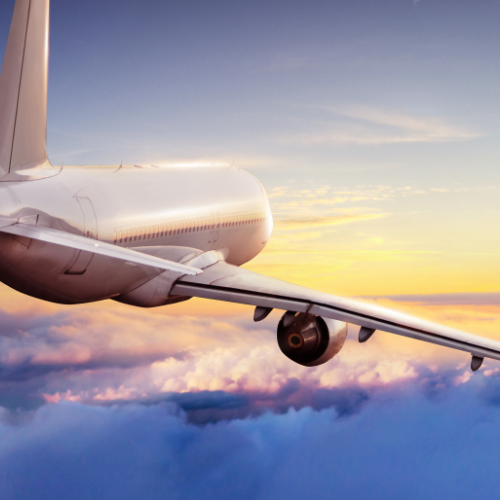 Rückflug nach Deutschland nach einer inspirierenden Unternehmerreise mit ABC Personal GmbH, inspiriert von Jörg Knoblauch. Abschluss mit VR-Erlebnis im Meta Store und wertvollen Geschäftskontakten aus dem Silicon Valley.