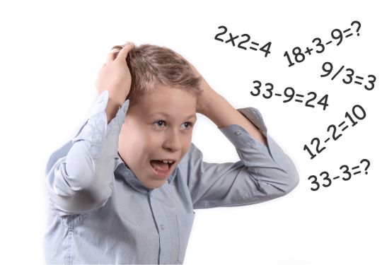 Schüler der Mittelstufe braucht dringend Mathe-Nachhilfe, weil er verschiedene Aufgaben nicht lösen kann